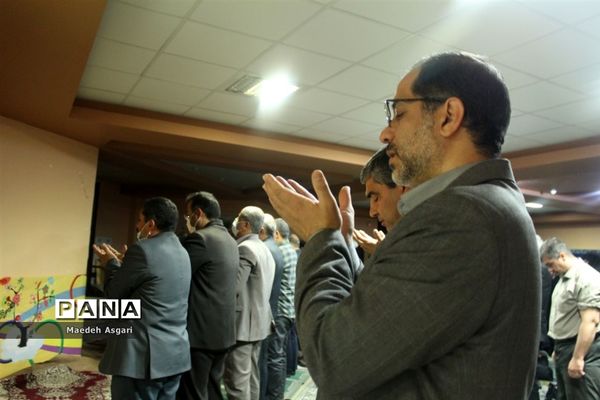 نشست هم‌اندیشی مدیران مدارس ناحیه یک قم