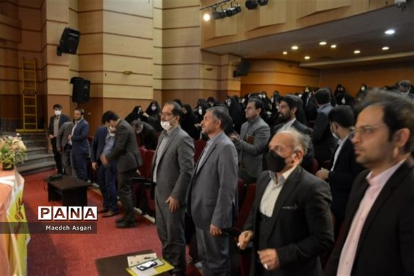 نشست هم‌اندیشی مدیران مدارس ناحیه یک قم