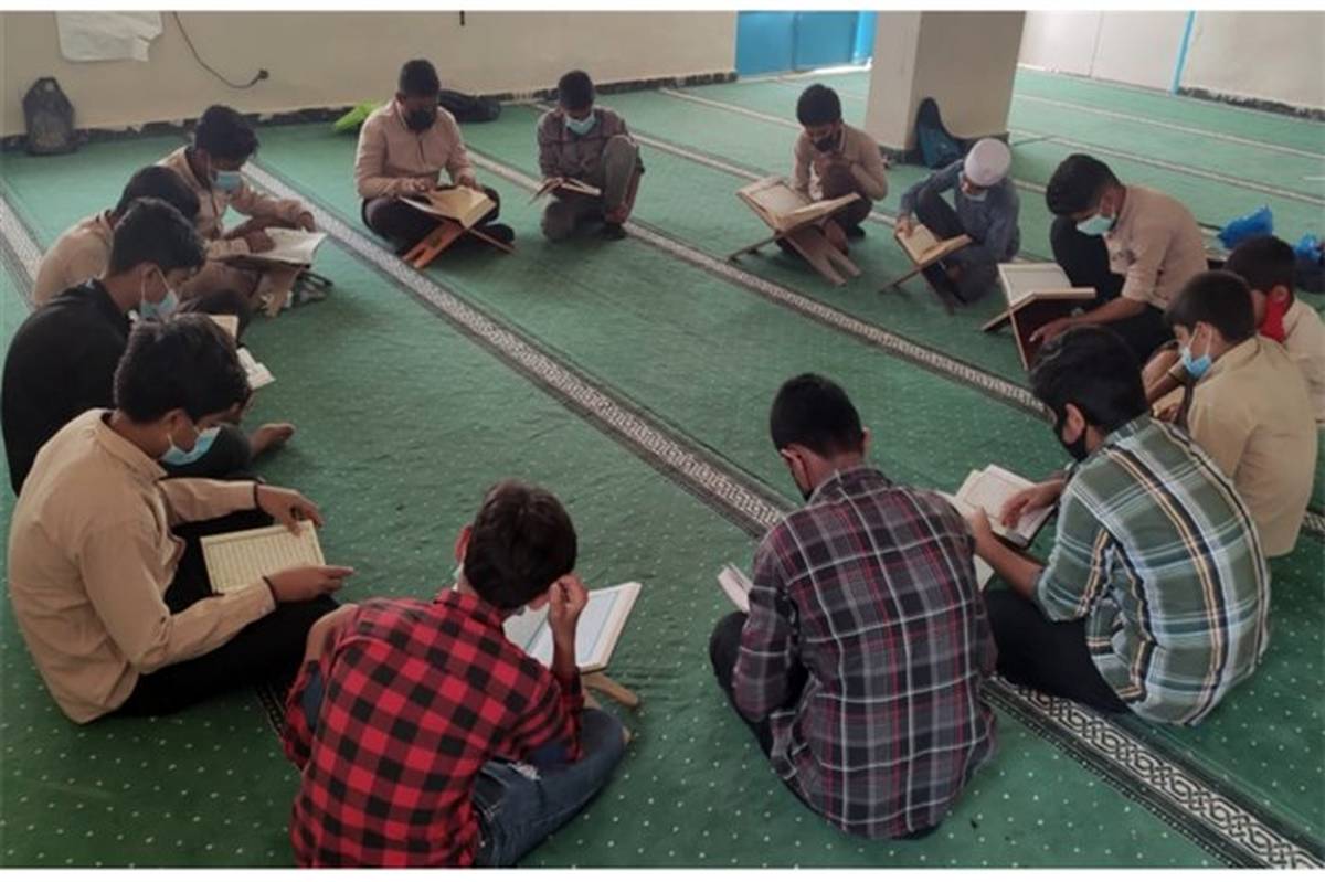 برگزاری محفل انس با قرآن دانش‌آموزان پیشتاز قشم