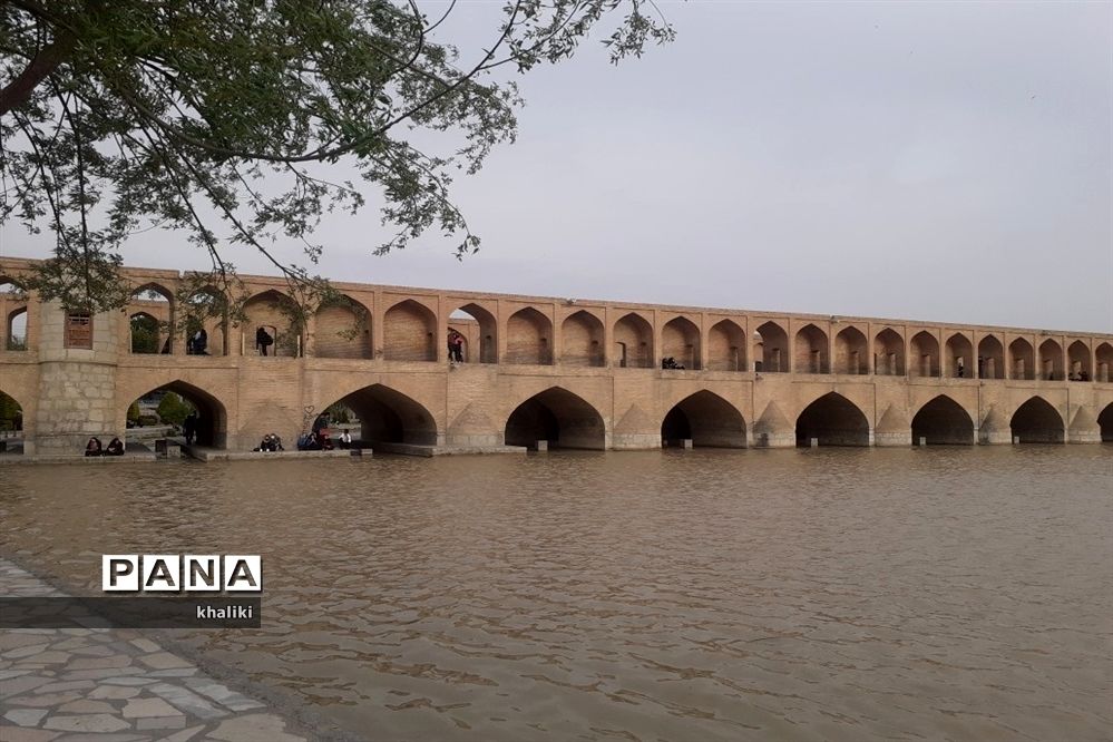 جاری‌شدن آب در زاینده رود