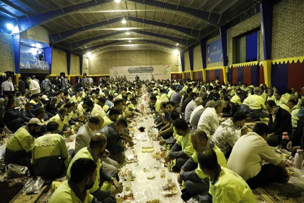 ضیافت افطاری صمیمانه با حضور بیش از هزار پرسنل کارگری در بهشت زهرا(س)