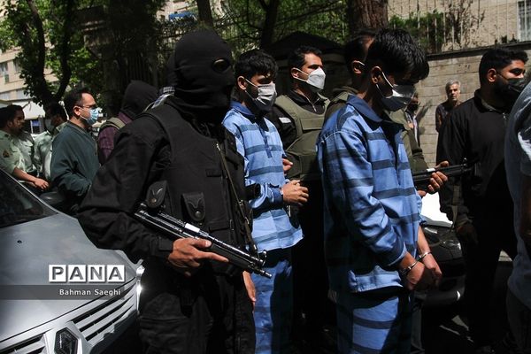 بازسازی صحنه درگیری سارقان مسلح با ماموران کلانتری ۱۰۳ گاندی