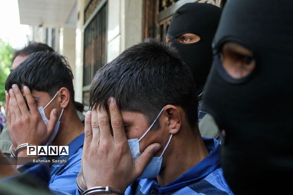 بازسازی صحنه درگیری سارقان مسلح با ماموران کلانتری ۱۰۳ گاندی