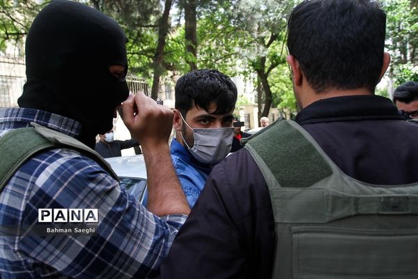 بازسازی صحنه درگیری سارقان مسلح با ماموران کلانتری ۱۰۳ گاندی