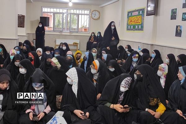 ضیافت افطاری و نشست صمیمی جمعی از نخبگان با امام جمعه شهرستان پردیس