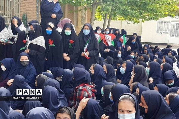مراسم استقبال دانش‌آموزان از پیکر شهید گمنام در دبیرستان مسلم بن عوسجه  پردیس