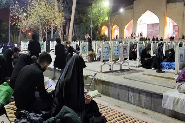 برگزاری مراسم احیا شب قدر در گلستان شهدای اصفهان