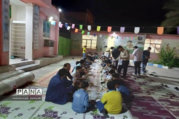 محفل انس با قرآن در شب قدر با حضور دانش‌آموزان بوشهری