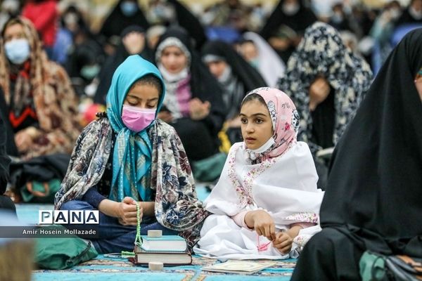 حضور جوانان و دانش‌آموزان در مراسم احیا شب نوزدهم ماه مبارک رمضان در ارومیه