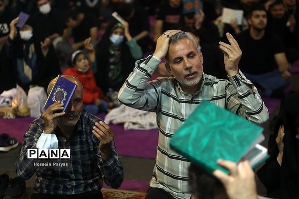 مراسم احیا شب بیست و یکم ماه مبارک رمضان در میدان فلسطین تهران