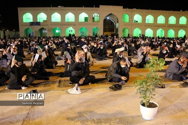 مراسم دومین شب قدر در مزار شهدای باقریه خراسان جنوبی