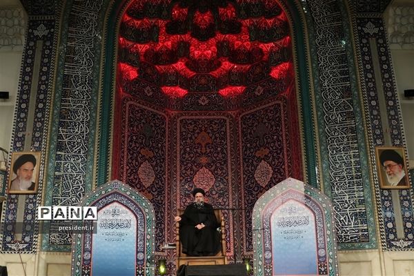 مراسم شب بیست و یکم ماه مبارک رمضان در مصلی تهران