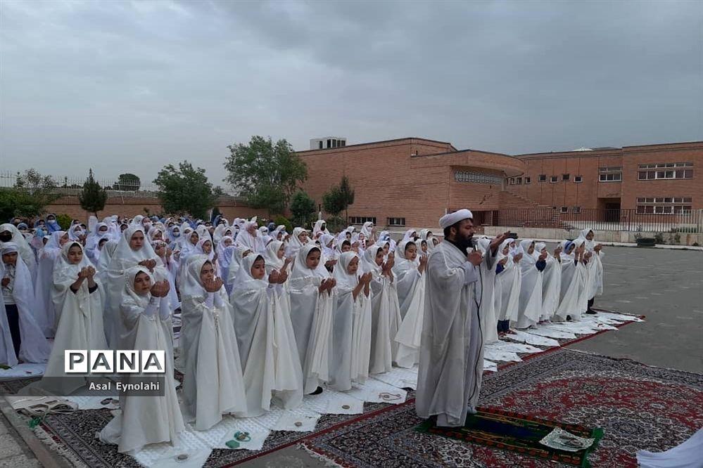 جشن تکلیف و افطاری دبستان شقایق شهریار