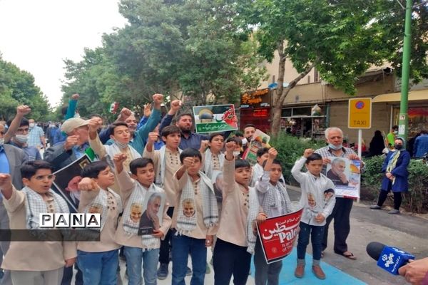 حضور دانش‌آموزان شاهین شهری در روز قدس