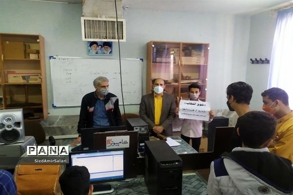 شوق انتخاب در بازدید دانش‌آموزان دبیرستان شاهد کاشمر از مرکز آموزش فنی و حرفه‌ای شهرستان