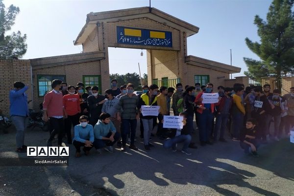 شوق انتخاب در بازدید دانش‌آموزان دبیرستان شاهد کاشمر از مرکز آموزش فنی و حرفه‌ای شهرستان