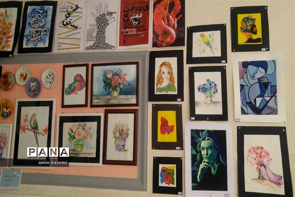 نمایشگاه دست‌آوردهای دانش‌آموزان هنرستان شهید کاویان داراب در هفته مشاغل