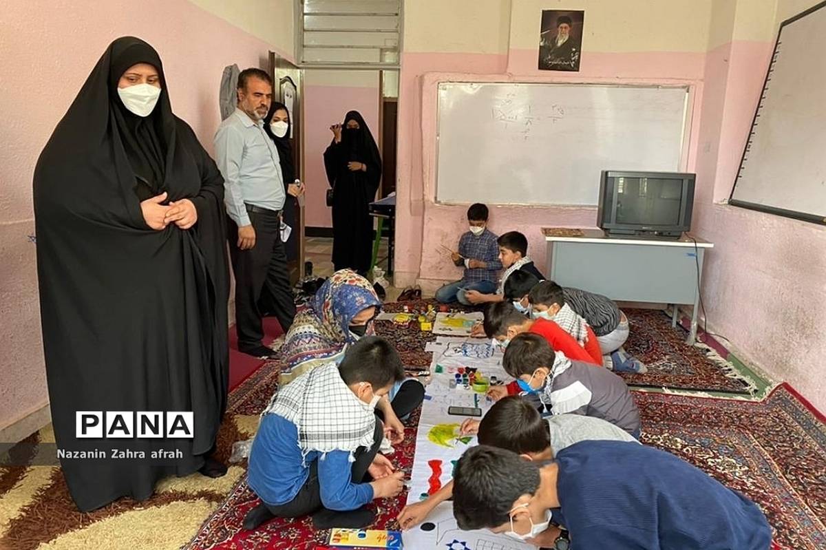 برگزاری نقاشی همگانی به مناسبت روز قدس در دبستان شهید فهمیده رودهن