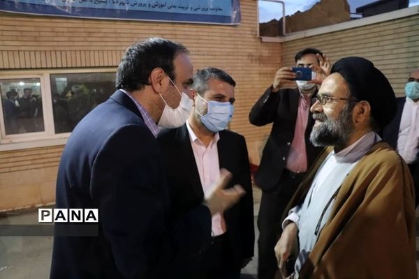 محفل انس باقرآن کریم در دارالقرآن دبیرستان نمونه دولتی زنده یاد حسینی
