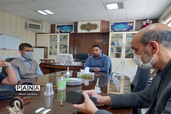 دیدار خبرنگاران منتخب پانا با مدیر آموزش و پرورش شهرستان کاشمر