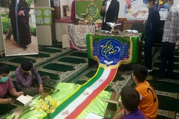 برگزاری محافل انس با قرآن در مدارس منطقه ۱۲