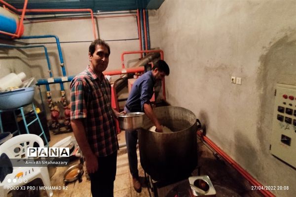 سفره مهمانی خدا در دبیرستان شهید مطهری  کاشمر
