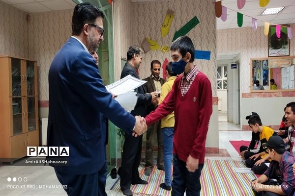 سفره مهمانی خدا در دبیرستان شهید مطهری  کاشمر