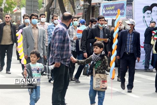 حضور کودکان و نوجوانان در راهپیمایی روز قدس