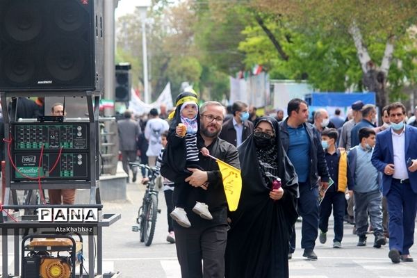 حضور کودکان و نوجوانان در راهپیمایی روز قدس