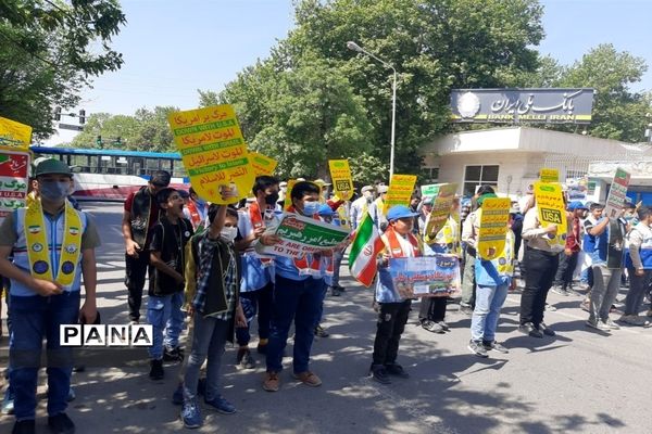 حضور دانش‌آموزان پیشتاز در راهپیمایی روز قدس نیشابور