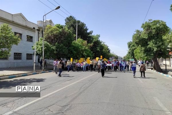 حضور دانش‌آموزان پیشتاز در راهپیمایی روز قدس نیشابور