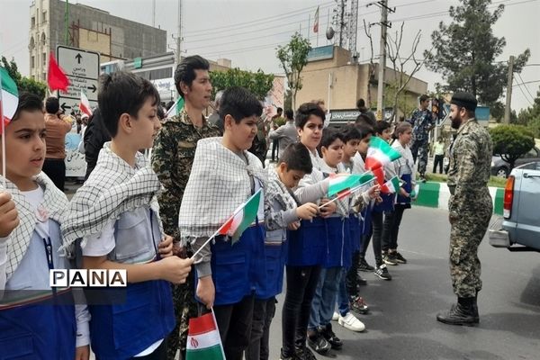 ندای مرگ بر اسرائیل در قرچک طنین‌انداز شد