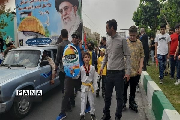 ندای مرگ بر اسرائیل در قرچک طنین‌انداز شد