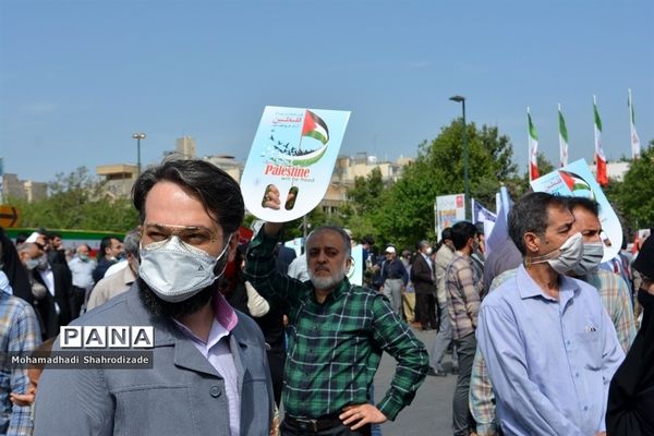 راهپیمایی مردم مشهد در گرامیداشت روز قدس