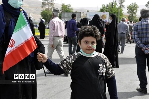 حضور کودکان و نوجوانان در راهپیمایی روز قدس شیراز