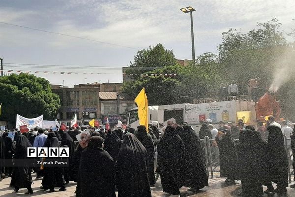 حضور پرشور دانش‌آموزان و فرهنگیان ناحیه۶ مشهد مقدس  در راهپیمایی روز قدس