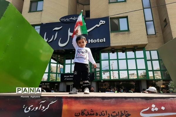 حضور پرشور دانش‌آموزان و فرهنگیان ناحیه۶ مشهد مقدس  در راهپیمایی روز قدس