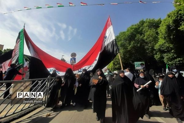 حضور پرشور دانش‌آموزان و فرهنگیان ناحیه۶ مشهد مقدس  در راهپیمایی روز قدس