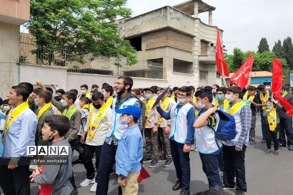 حضور باشکوه دانش‌آموزان پیشتاز تهرانی در راهپیمایی روز قدس