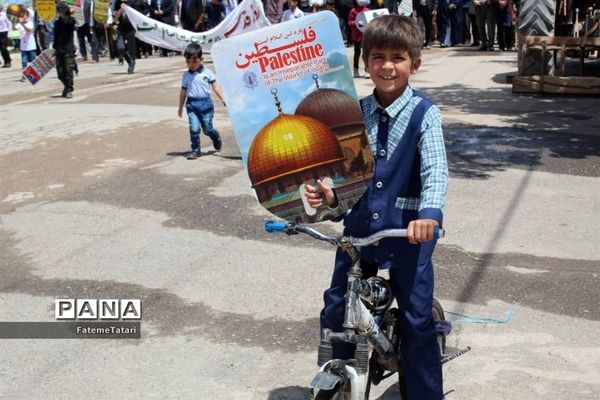 حضور دانش‌آموزان بام و صفی‌آباد در راهپیمایی روز قدس