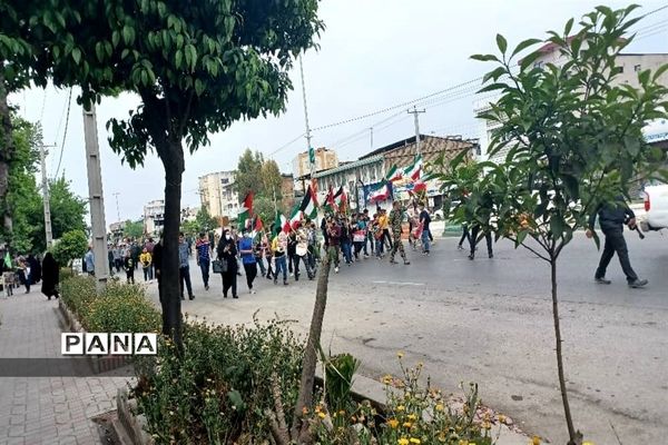 حضور پر شور دانش‌آموزان شهرستان نکا در راهپیمایی روز قدس