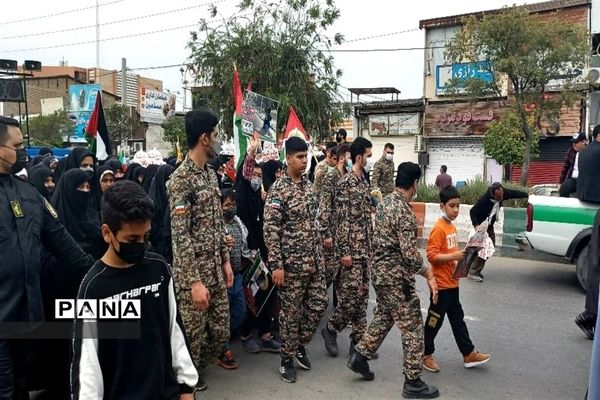 حضور پر شور دانش‌آموزان شهرستان نکا در راهپیمایی روز قدس