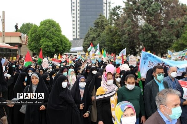 حضور گسترده فرهنگیان و دانش‌آموزان قزوینی در راهپیمایی روز قدس