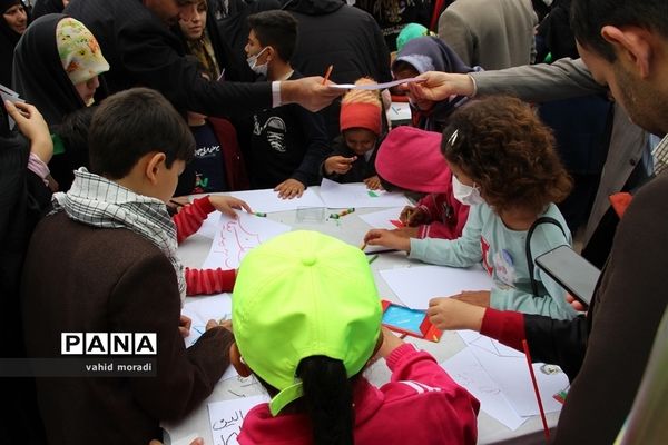 حضور گسترده فرهنگیان و دانش‌آموزان کرمانشاهی در راهپیمایی روز جهانی قدس