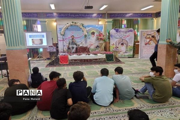 برگزاری محفل انس با قرآن و افطاری در آموزشگاه علامه حلی ملارد