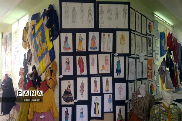 نمایشگاه هنرهای‌ دستی و دستاوردهای هنرجویان هنرستان بنت‌الهدی صدر شهرستان داراب