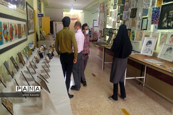 نمایشگاه هنرهای‌ دستی و دستاوردهای هنرجویان هنرستان بنت‌الهدی صدر شهرستان داراب