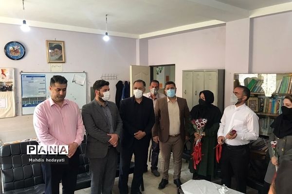 تقدیر اعضای شورا و دهیاری روستای مهرآباد رودهن از معلمان مدارس