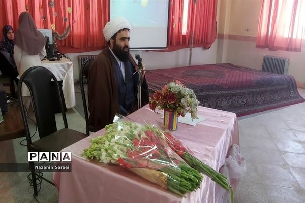 مراسم تجلیل از مقام معلم درآموزشگاه استثنایی باغچه‌‌بان اسلامشهر