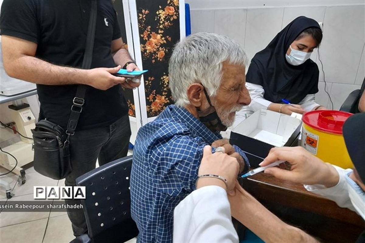مرحله جدید واکسیناسیون کرونا در فارس، با اولویت گروه‌های در معرض خطر آغاز شد